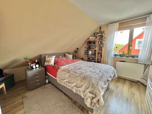 Schönes Schlafzimmer (DG). - 