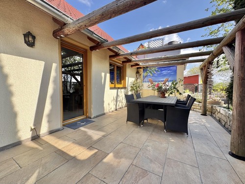 ... und Zugang zur Terrasse (EG). - 
