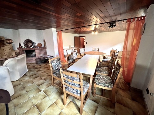 Kellerbar - Platz für Ihre Gäste - 