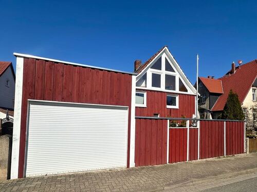 Garage mit elektr. Rolltor - 