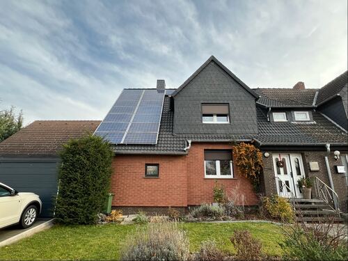Straßenansicht - 5 Zimmer Doppelhaushälfte in Lengede