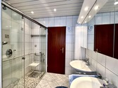Modernes Duschbad aus 2015 - 