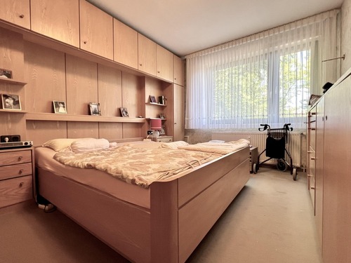 Großzügiges Schlafzimmer - 
