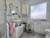 Tageslichtbad mit Dusche (OG) - 
