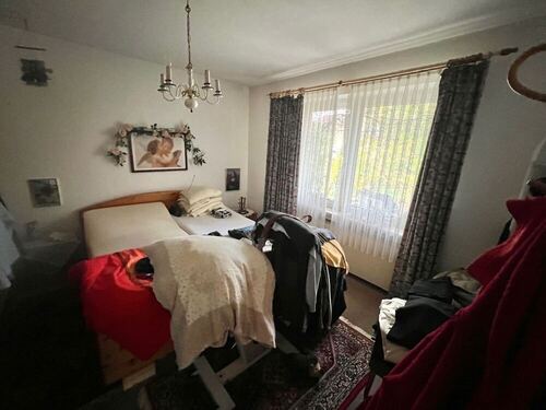 Schlafzimmer (vermietetes UG/Souterrain) - 