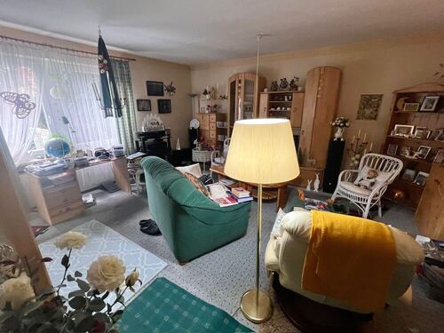 Wohnzimmer (vermietetes UG/Souterrain) - 