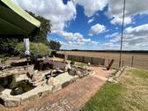 liebevoll angelegtem Gartenbereich ... - 