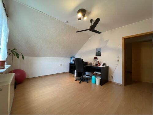 Kinder-, Gäste-, Arbeitszimmer - 