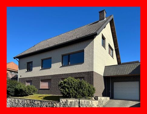 Hausansicht - Großzügiges Wohnen mit tollem Weitblick