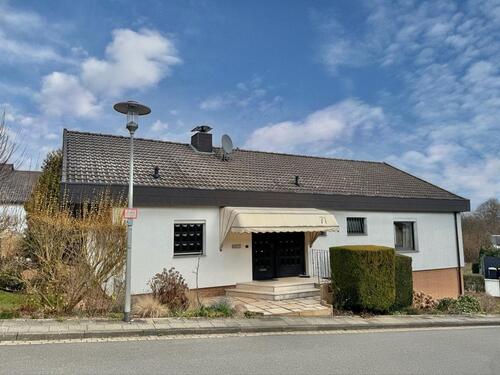 Hausansicht - Bungalow mit 188,00 m&sup2; in Hildesheim zum Kaufen