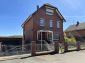 Vorder-/Seitenansicht - Einfamilienhaus mit 175,00 m&sup2; in Alfeld zum Kaufen