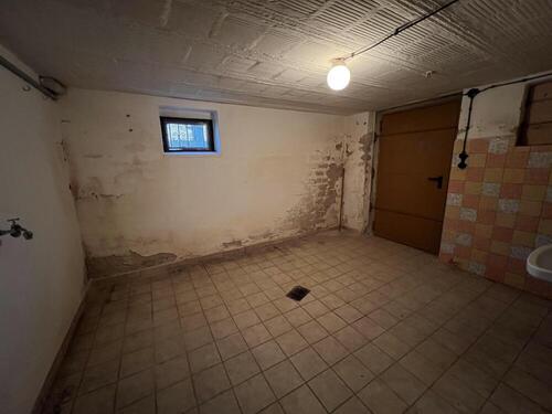 viel Abstellfläche im Keller - 