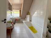 Bad mit Wanne OG - 