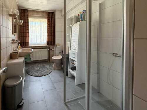 Bad mit Dusche EG - 