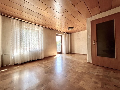 Großes Schlafzimmer mit Balkon - 