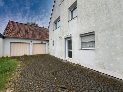 Garagen + Hofeinfahrt - Doppelhaushälfte mit 163,00 m&sup2; in Peine zum Kaufen