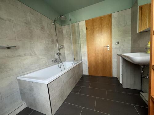 Badewanne im Tageslichtbad - 
