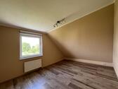 Kinderzimmer/Büro - 