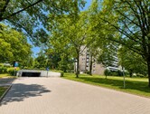 Tiefgaragenzufahrt - 4 Zimmer Etagenwohnung zum Kaufen in Taufkirchen