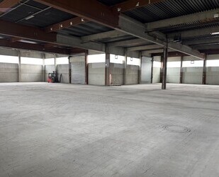 MIETE: Kalthalle in Bayreuth 660 m² und 880 m² Nutzfläche