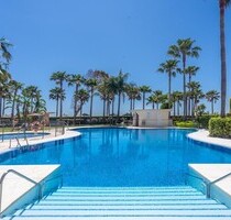 Traumhafter Meerblick Duplex Penthouse mit 2 SZ in Estepona