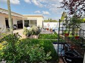Garten mit idyllischem Biotop - 