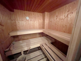 ... gesundheitsfördernder Sauna - 