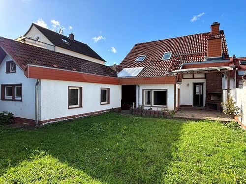 Hausansicht Gartenseite - Charmantes Einfamilienhaus mit vielseitig nutzbarem Nebengebäude