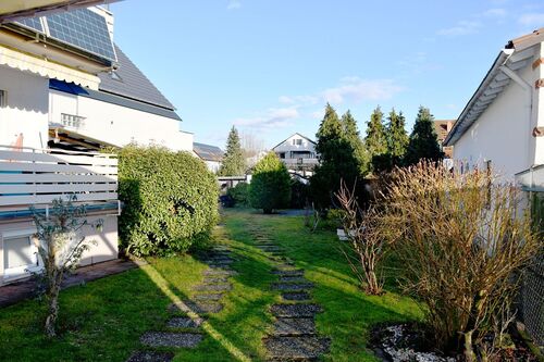 weitläufiges Grundstück - Zweifamilienhaus mit 190,00 m&sup2; in Weiterstadt zum Kaufen