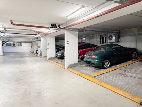 hauseigene Tiefgarage - 