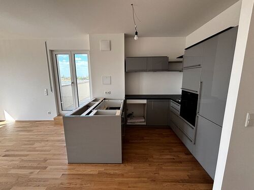 moderne Einbauküche - 3 Zimmer 3- Zimmerwohnung in Darmstadt