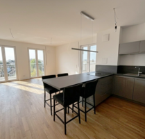 Helligkeit & Eichenholz: Barrierefreie 3-Zimmer-Wohnung mit West-Dachterrasse & Fernblick. - Darmstadt Darmstadt/Vororte