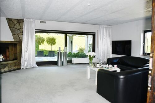 Wohnbereich mit Terrassenzugang - 