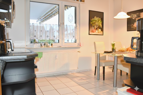 EG: geräumige Küche - 