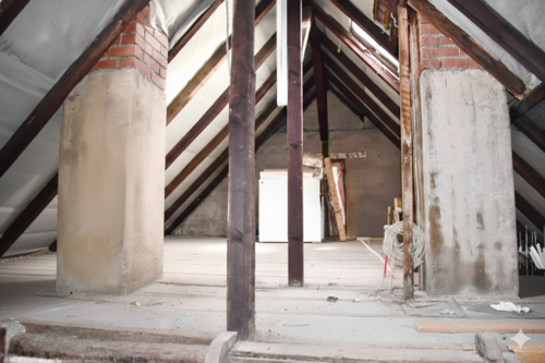 ausbaubarer Spitzboden - 