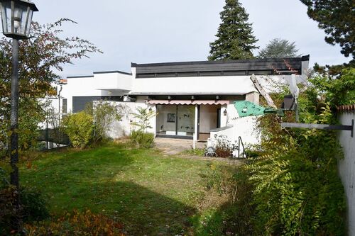 Hausansicht Gartenseite - **RESERVIERT** Charmanter Bungalow in ruhiger waldrandnaher Wohnlage von Darmstadt-Kranichstein