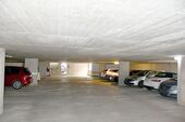 hauseigene Tiefgarage - 