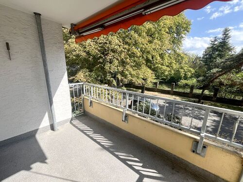 Sonnenbalkon mit Markise - 