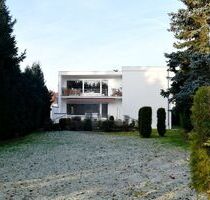 Attraktives großzügiges Zweifamilienhaus im Bauhausstil in Darmstadt-Arheilgen