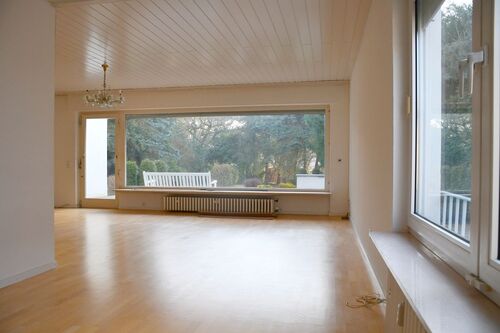 EG: Wohnzimmer mit Terrassenzugang - 