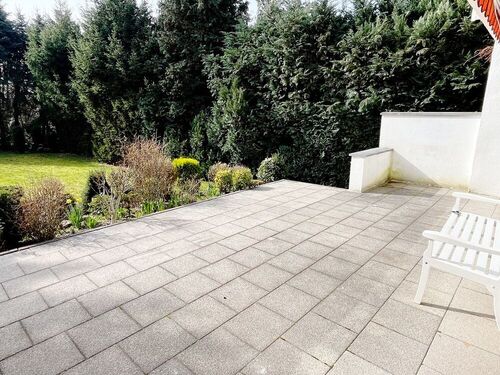 große Sonnenterrasse mit Markise - 