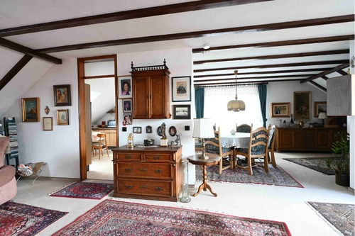 Übergang Kochen Wohnen Essen - Dachgeschoßwohnung mit 119,00 m&sup2; in Stuttgart zum Kaufen