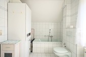Badezimmer mit Badewanne - 