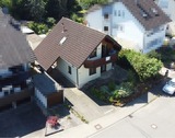 Hausansicht Straße - Ein Paradies für Eltern und Kinder
