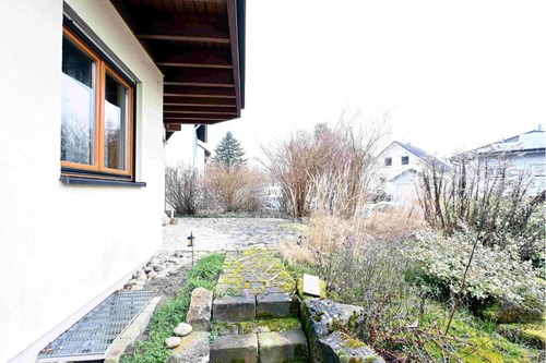 Terrasse vor Wohnzimmer - 5 Zimmer Einfamilienhaus zum Kaufen in Bretten