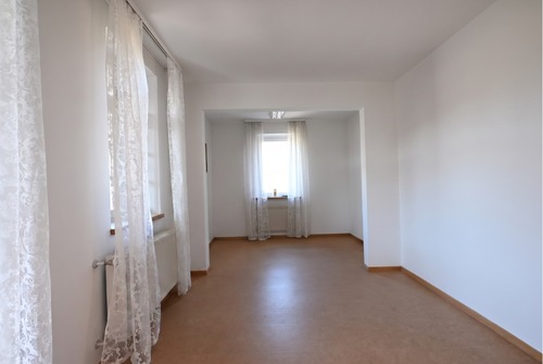 leeres Büro - Mehrfamilienhaus, Wohnhaus mit 180,00 m&sup2; in Vaihingen zur Miete