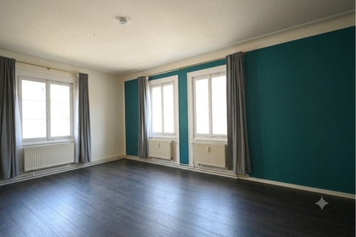 Massageraum Wohnzimmer leer - 
