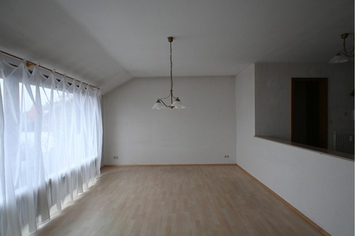 Wohnzimmer - Dachgeschoßwohnung mit 86,00 m&sup2; in Vaihingen zum Kaufen