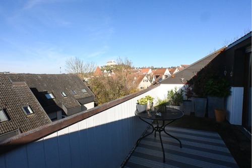 Balkon mit Schlossblick - 3 Zimmer Dachgeschoßwohnung zum Kaufen in Vaihingen