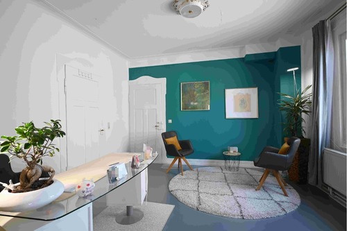 Empfangsraum - Wohnung, derzeit als Büro genutzt, im ersten OG in Vaihingen zu verkaufen.